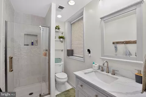 Bath - 14750 Jennifer Ct, Swan Point, MD 20645 photo 2 of 3