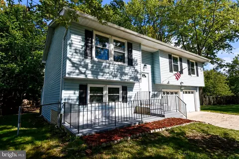 1002 Campus Ct, Waldorf, MD 20602