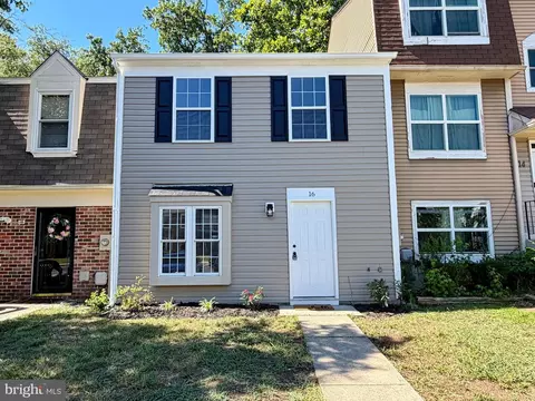 16 Chinaberry Ln, Indian Head, MD 20640