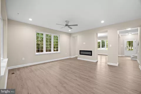 Living - 11330 Lord Baltimore Dr, Issue, MD 20645 photo 6 of 10