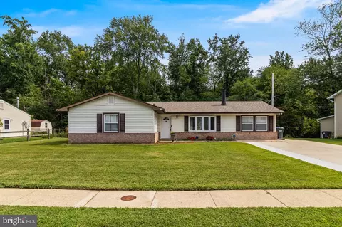 913 Barrington Dr, Waldorf, MD 20602