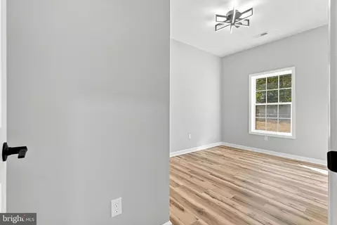 Entry Way - 4 Travers Rd, Indian Head, MD 20640 photo 10 of 11
