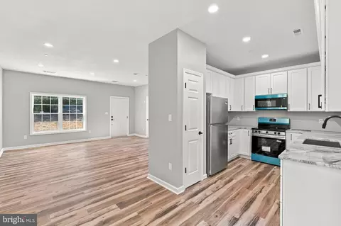Entry Way - 4 Travers Rd, Indian Head, MD 20640 photo 5 of 11