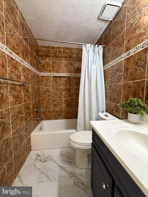 Bath - 11519 Timberbrook Dr, Waldorf, MD 20601 photo 3 of 4