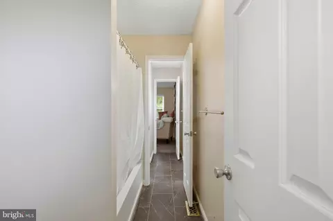 Entry Way - 6200 Gopher Ct, Waldorf, MD 20603 photo 8 of 10