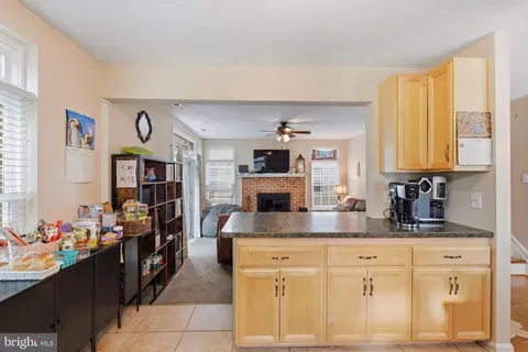 Entry Way - 6200 Gopher Ct, Waldorf, MD 20603 photo 3 of 10