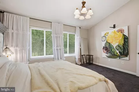 Bedroom - 6200 Gopher Ct, Waldorf, MD 20603 photo 3 of 6