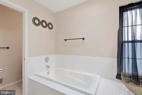 Bath - 6200 Gopher Ct, Waldorf, MD 20603 photo 2 of 2