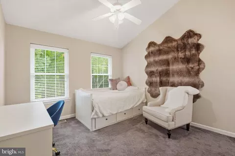 Bedroom - 6200 Gopher Ct, Waldorf, MD 20603 photo 4 of 6