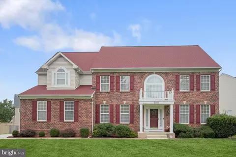 4801 Balmoral St, White Plains, MD 20695