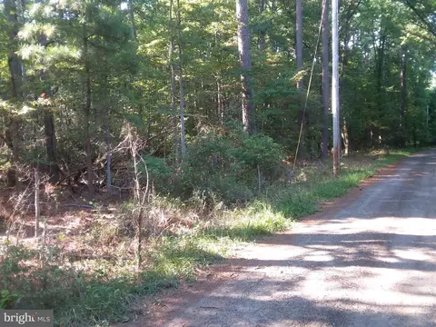 veney pl, Issue, MD 20645 photo 2