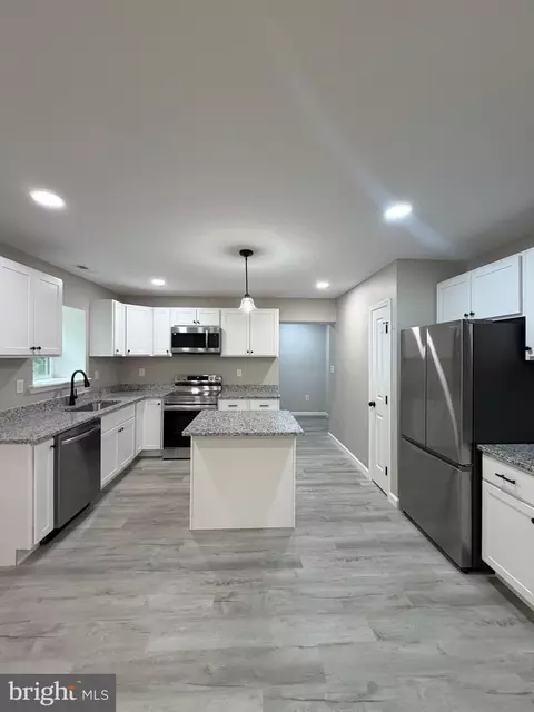4480 Phillips Rd, La Plata, MD 20646