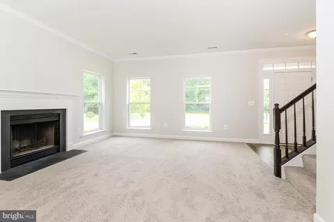 Living - 17 Stuart Ct, Indian Head, MD 20640 photo 4 of 4