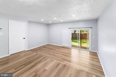 Living - 51 Keepsake Pl, Waldorf, MD 20602 photo 4 of 5