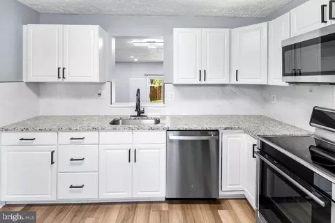 Kitchen - 51 Keepsake Pl, Waldorf, MD 20602 photo 4 of 4