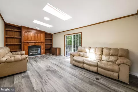 Living - 3715 Linkins Rd, Indian Head, MD 20640 photo 7 of 9