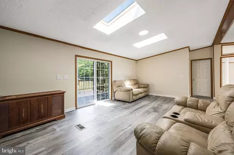 Living - 3715 Linkins Rd, Indian Head, MD 20640 photo 8 of 9