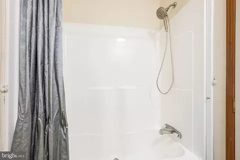Bath - 3715 Linkins Rd, Indian Head, MD 20640 photo 5 of 6