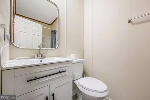Bath - 3715 Linkins Rd, Indian Head, MD 20640 photo 4 of 6