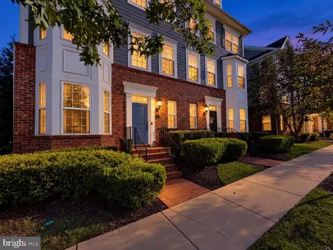 242 A Buckeye Cir, La Plata, MD 20646