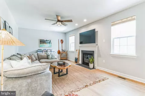 Living - 14720 Locust Ct, Issue, MD 20645 photo 1 of 2