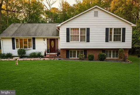 4040 Doncaster Dr, Indian Head, MD 20640
