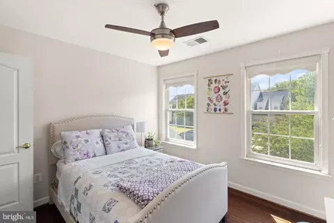 Bedroom - 2994 Devonfield Ave, Waldorf, MD 20603 photo 8 of 13