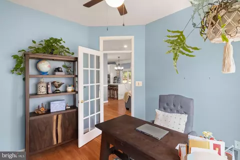 Entry Way - 2994 Devonfield Ave, Waldorf, MD 20603 photo 4 of 5