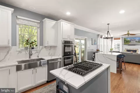 Kitchen - 2994 Devonfield Ave, Waldorf, MD 20603 photo 2 of 4