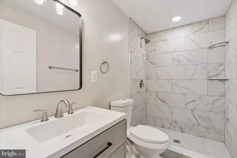 Bath - 5614 Daniel Cir, Waldorf, MD 20601 photo 3 of 5