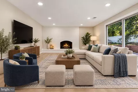 Living - 5614 Daniel Cir, Waldorf, MD 20601 photo 1 of 8