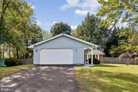Exterior - 5614 Daniel Cir, Waldorf, MD 20601 photo 2 of 14