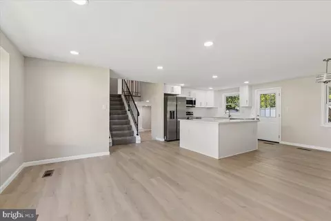 Living - 5614 Daniel Cir, Waldorf, MD 20601 photo 3 of 8