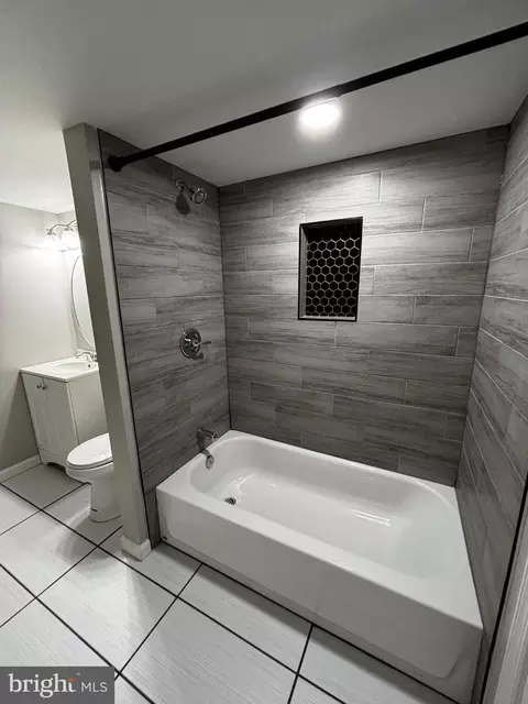 Bath - 1921 Michael Rd, Waldorf, MD 20601 photo 8 of 9