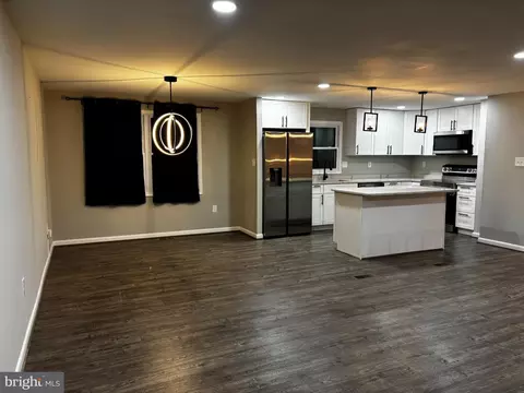 Living - 1921 Michael Rd, Waldorf, MD 20601 photo 2 of 8