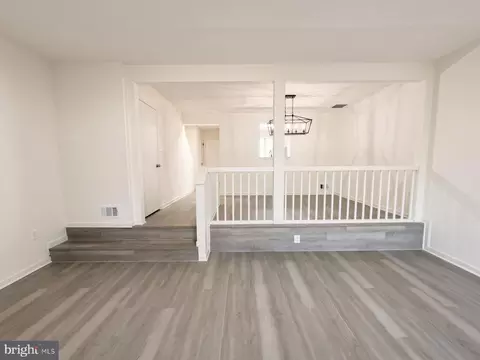 Living - 11 Keepsake Pl, Waldorf, MD 20602 photo 1 of 3