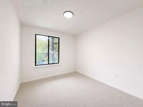 Bedroom - 11 Keepsake Pl, Waldorf, MD 20602 photo 6 of 6