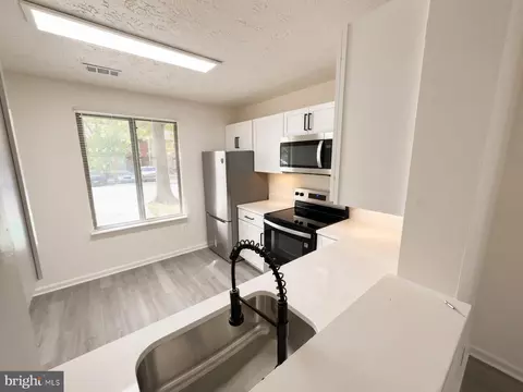 Kitchen - 11 Keepsake Pl, Waldorf, MD 20602 photo 4 of 4