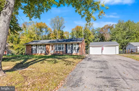 7445 Robin Rd, La Plata, MD 20646