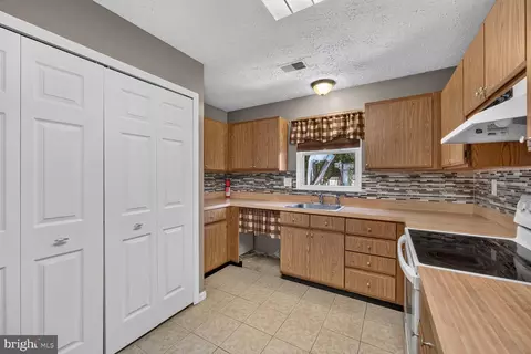 Kitchen - 12159 Marbella Ct, Waldorf, MD 20601 photo 1 of 1