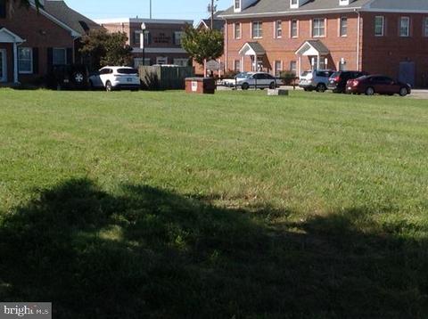 13 N Maple Ave, La Plata, MD 20646 photo 1