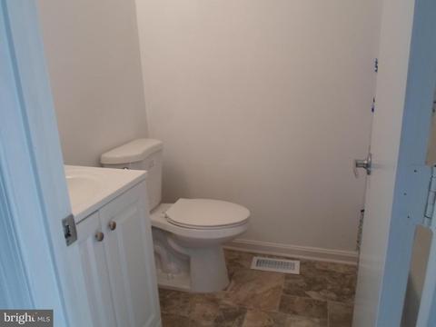 4389 Eagle Ct, Waldorf, MD 20603 photo 9