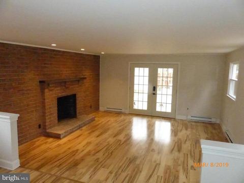 217 S 2nd St, Denton, MD 21629 photo 3