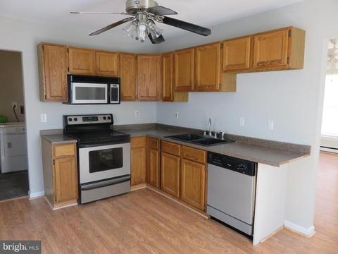 403 Caroline St, Denton, MD 21629 photo 3