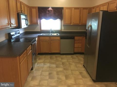 310 4th St, Denton, MD 21629 photo 2