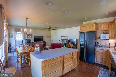 220 S 3rd St, Denton, MD 21629 photo 4