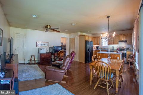 220 S 3rd St, Denton, MD 21629 photo 6