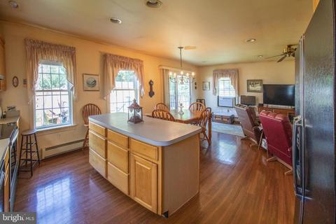 220 S 3rd St, Denton, MD 21629 photo 5