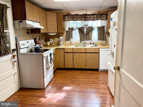 205 S 1st St, Denton, MD 21629 photo 12