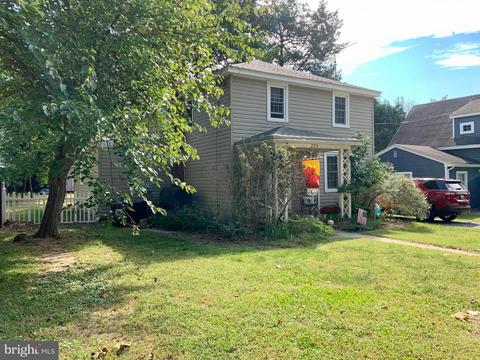 205 S 1st St, Denton, MD 21629 photo 3